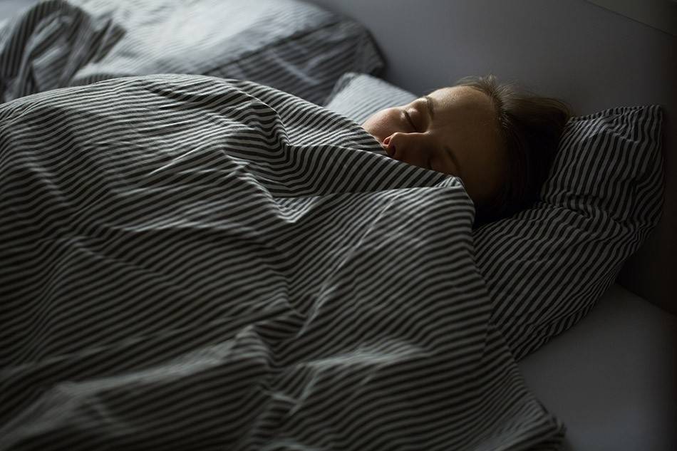 10 maneras de bajar de peso mientras duermes