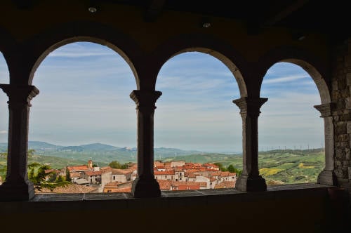 Un pueblo en el sur de Italia vende casas a un euro
