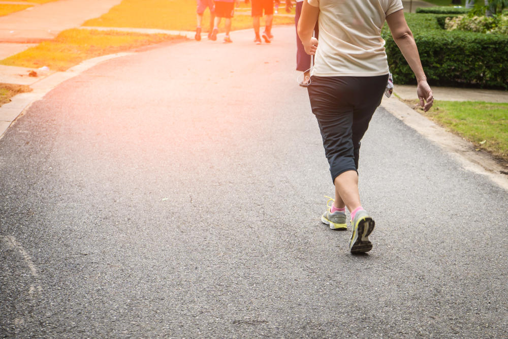 ¿Sabes cuántos minutos debes caminar para perder peso?