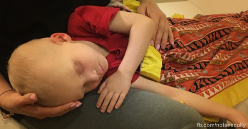 Este pequeño de 3 años antes de dar su último aliento de vida le dice algo ..
