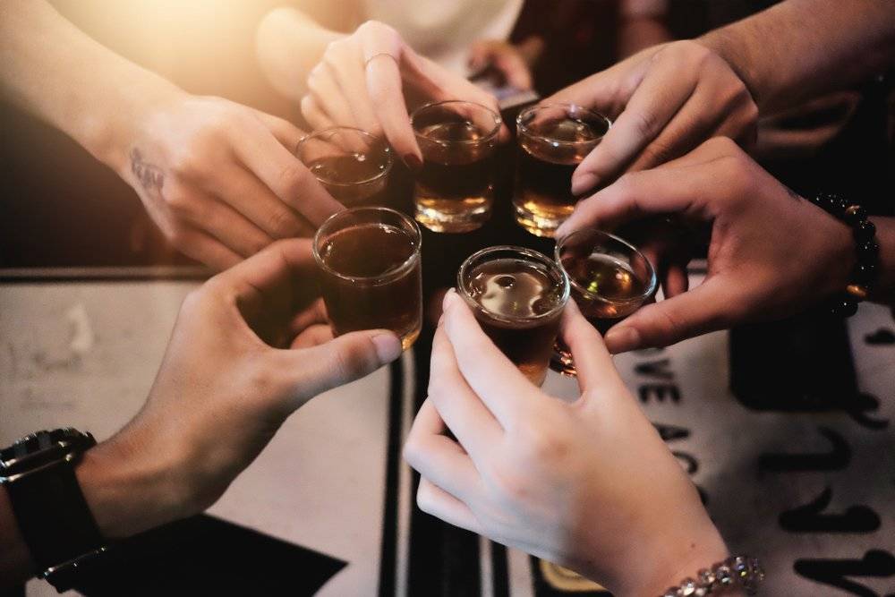 Conoce las 10 ciudades del mundo que más alcohol consumen