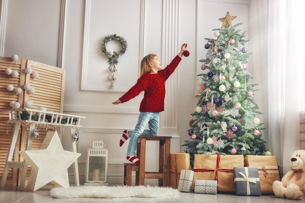 Poner el árbol de Navidad más temprano te hace más feliz, afirma la ciencia
