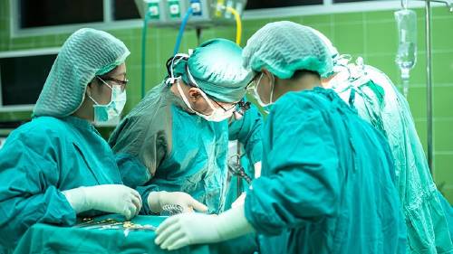 El primer trasplante de cabeza humana fue realizado con éxito