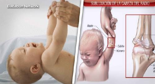 Muchos padres alzan a sus bebés de esta manera, sin embargo podría afectar a..