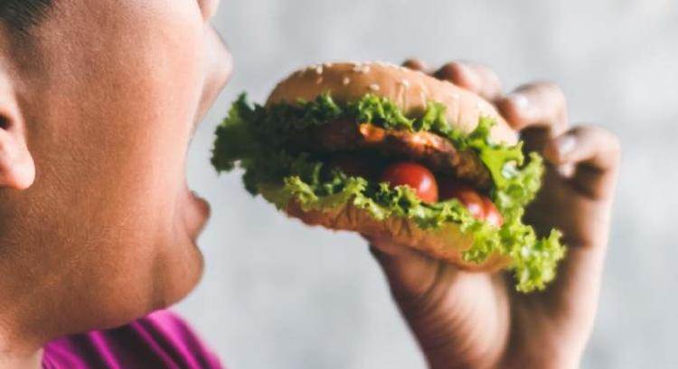 comer hamburguesa dreamstime comer hamburguesa dreamstime